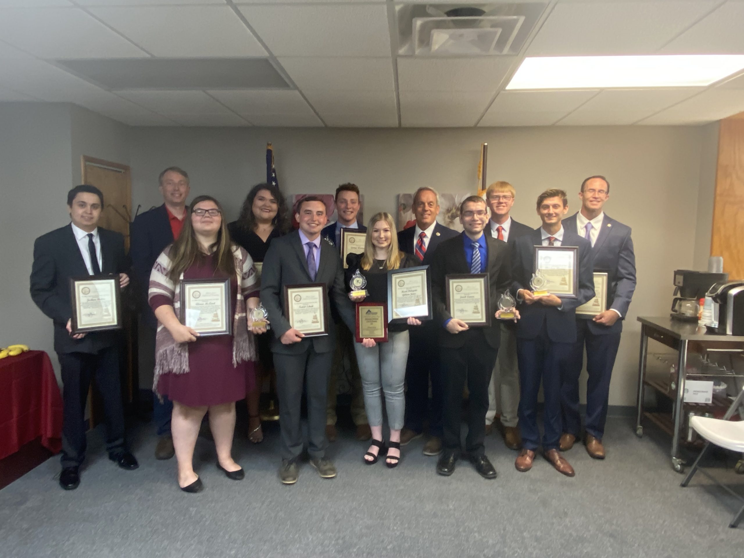 Fowler recognizes outstanding performance of SIC MIG Team
