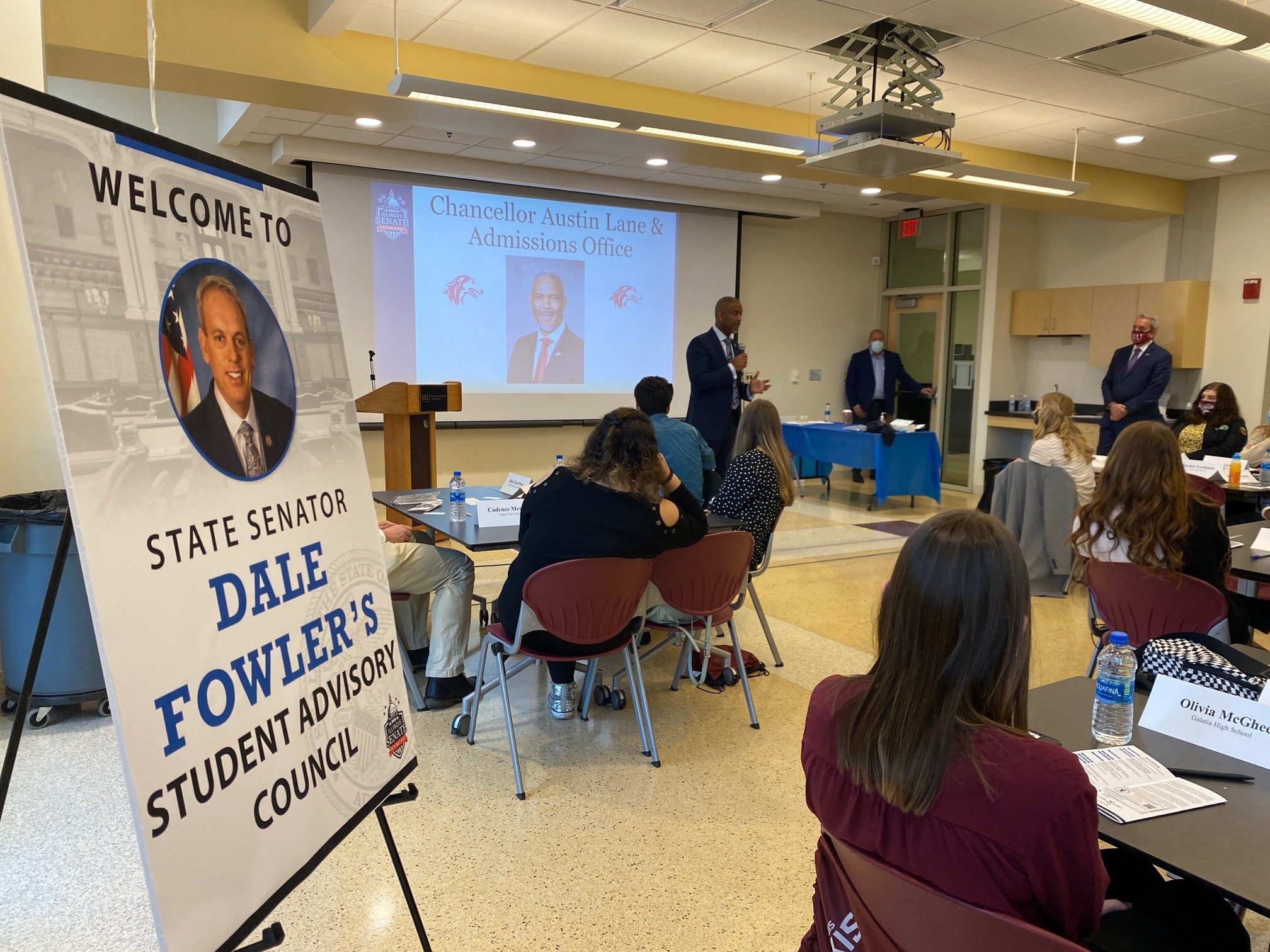 Sen. Fowler gets high school students involved in state government during annual Student Advisory Council
