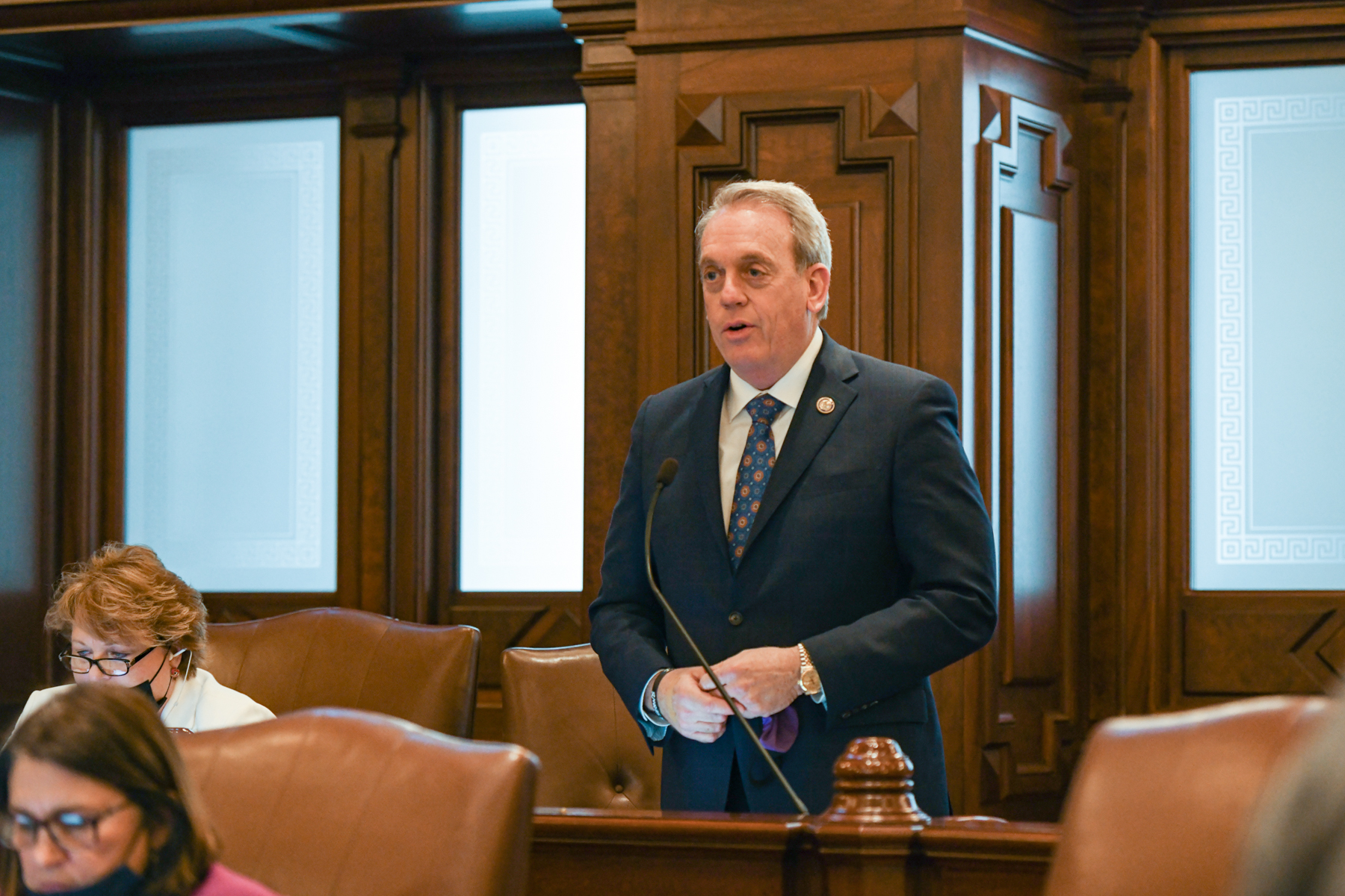 Senate approves Fowler, Koehler legislation to support the automobile industry in Illinois