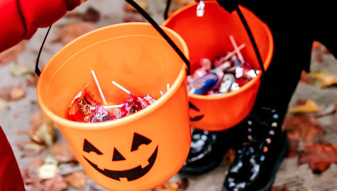 Stay Safe While You Trick-or-Treat
