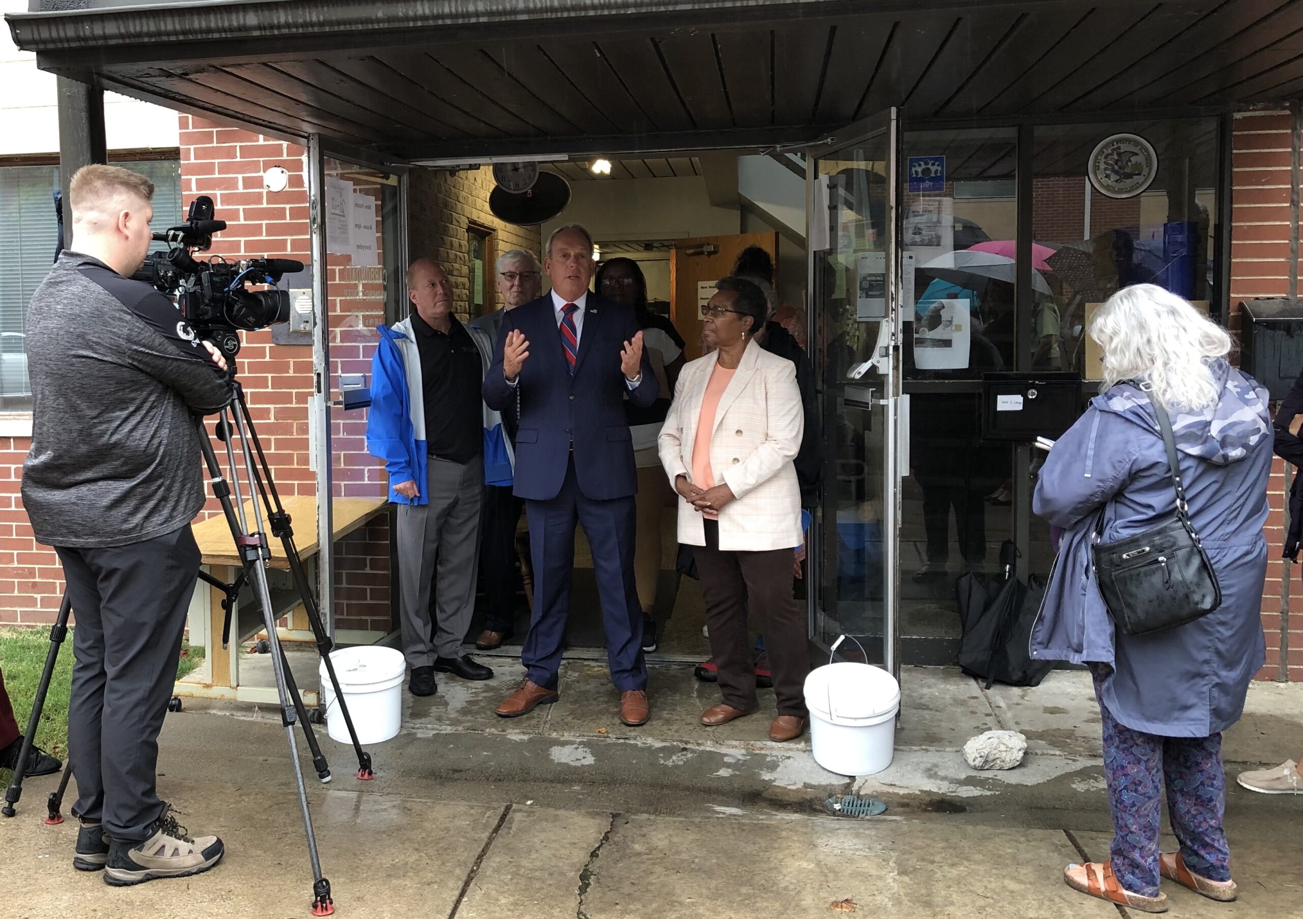 Sen. Fowler announces grant funding for Carbondale Warming Center