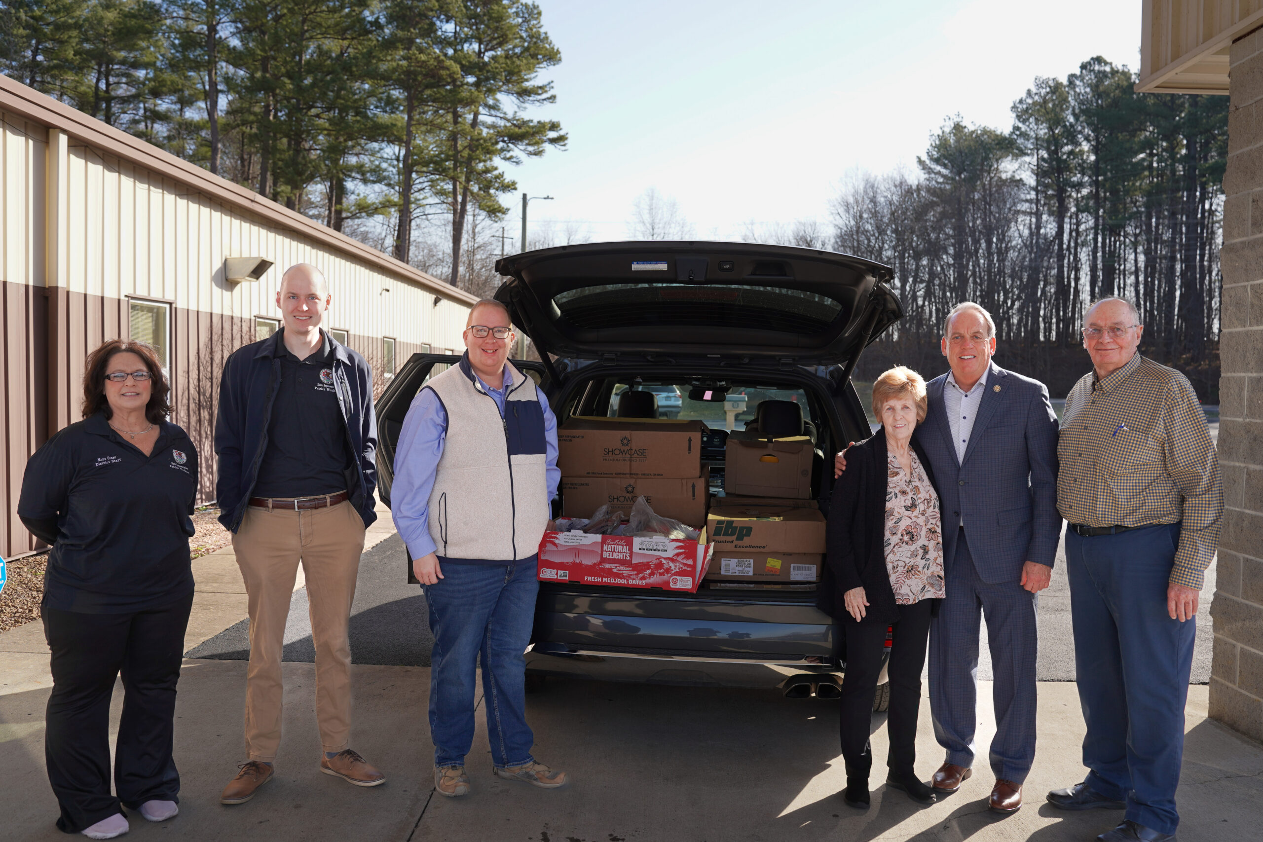 Senator Fowler joins Meridian officials for fresh food donation to Golden Circle Senior Centers